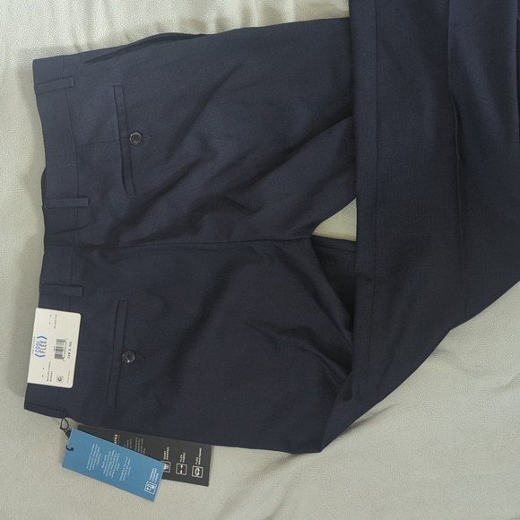 32x30 Van Huesen Mens 32"x 30"  Navy Blue Dress Pants: 32Wx30L NWT - Picture 2 of 7